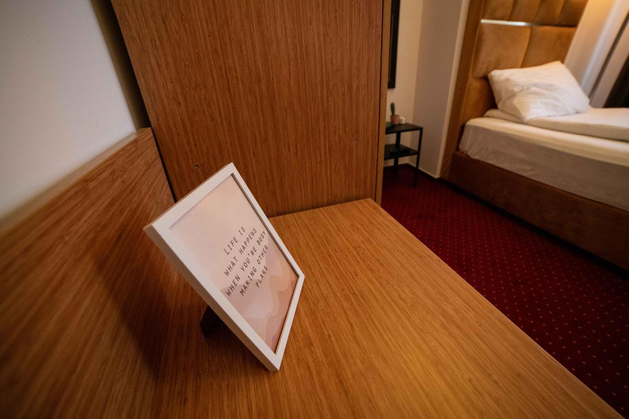 Bucharest Airport Accomodation Aparthotel Otopeni Exterior foto